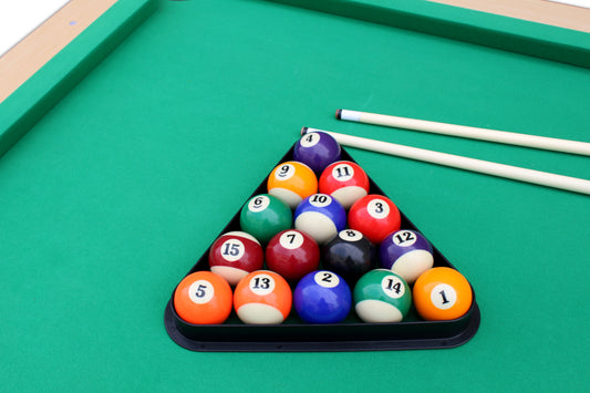 Amerikanisches Billard aus Holz mit Zubehoer