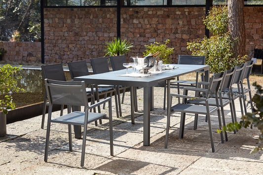 Ausziehbare Konsole und 10 Sessel aus Aluminium