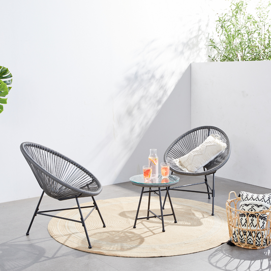 Set aus 2 Sesseln und Couchtisch