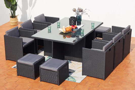 Stapelbares Gartenset 10 Plaetze Sessel und Hocker aus geflochtenem Kunstharz